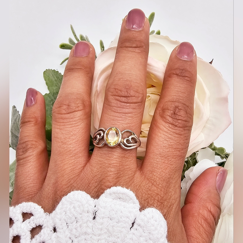 🥰 NOVEMBER LOVE RING - Picture 2 of 4